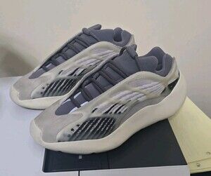 Adidas Yeezy 700 V3 Fade Salt Mens Size 8M
